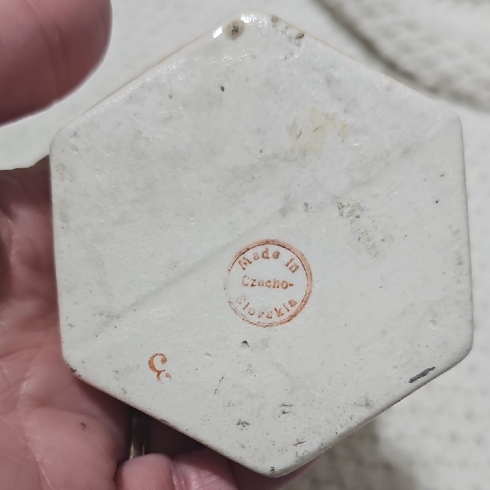 Hexagonal Ceramic Base - Picture 2 of 5